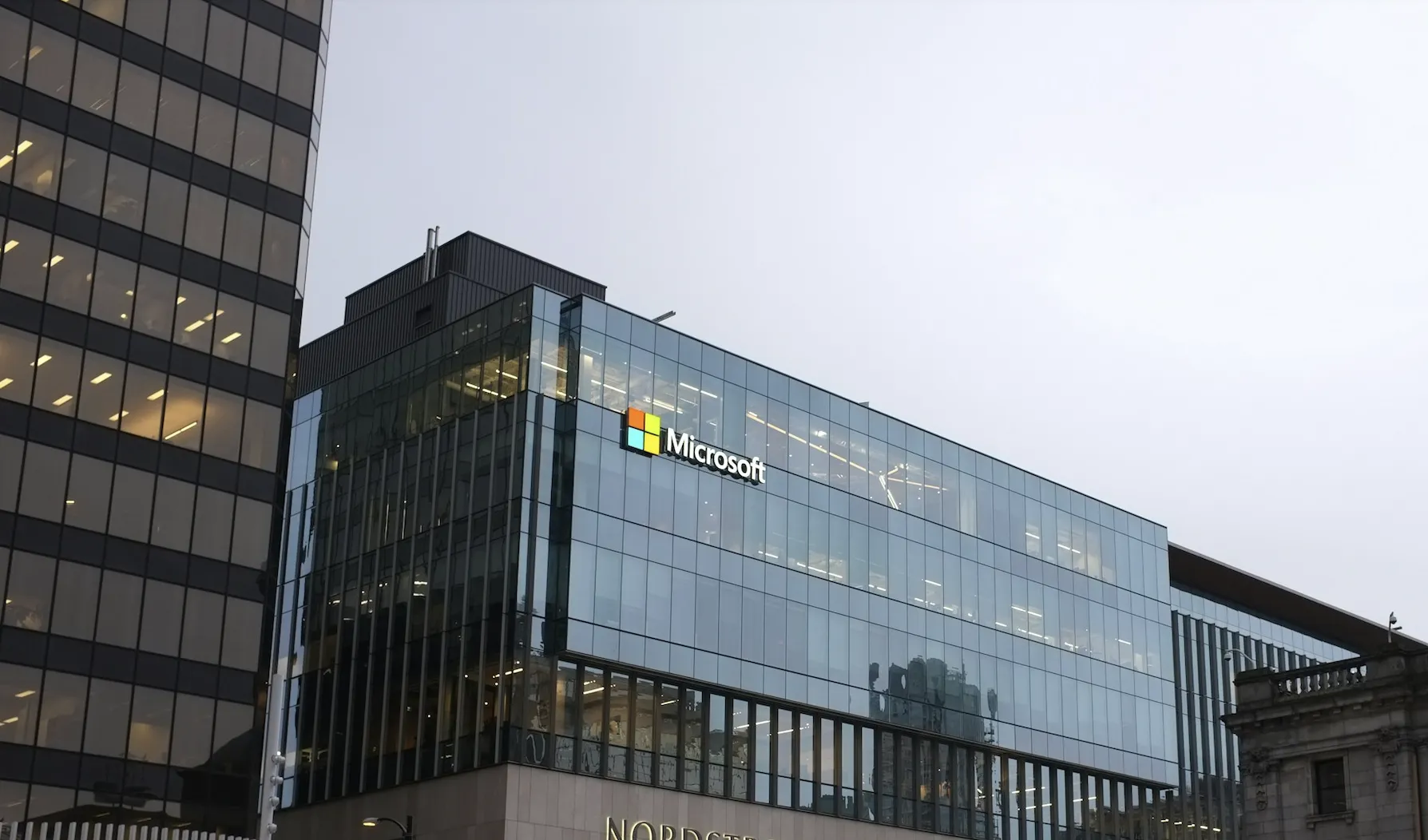 Psali o n&aacute;s v Sondy Revue: Kolektivn&iacute; smlouva v Microsoftu